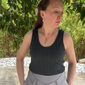 Camiseta de tirantes de color gris antracita