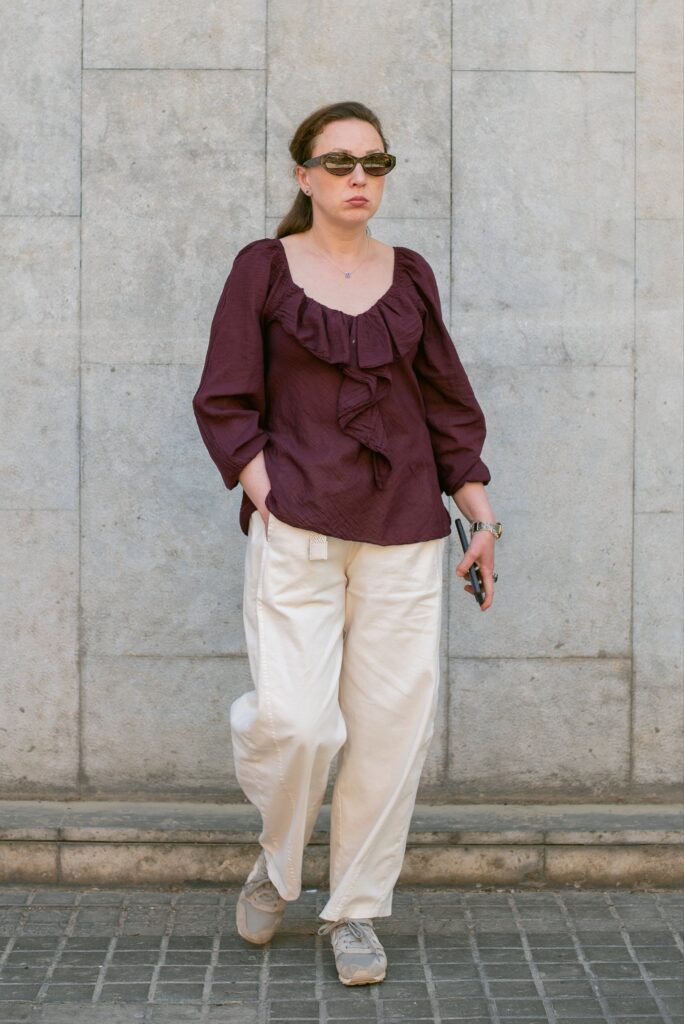 Blusa volantes de color vino